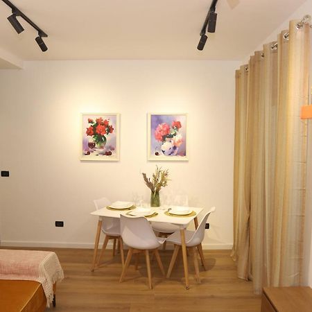 Mjolly Apartment Tirana Buitenkant foto