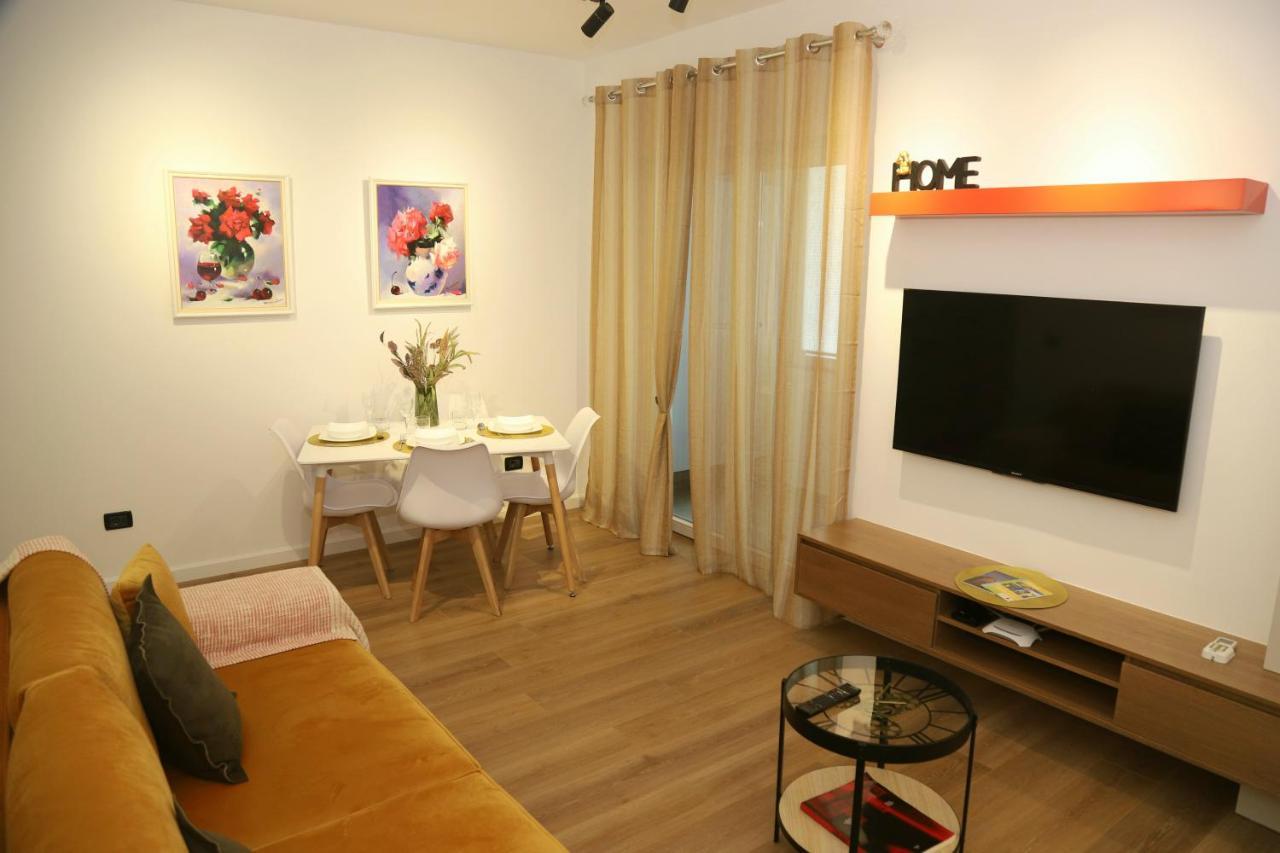 Mjolly Apartment Tirana Buitenkant foto