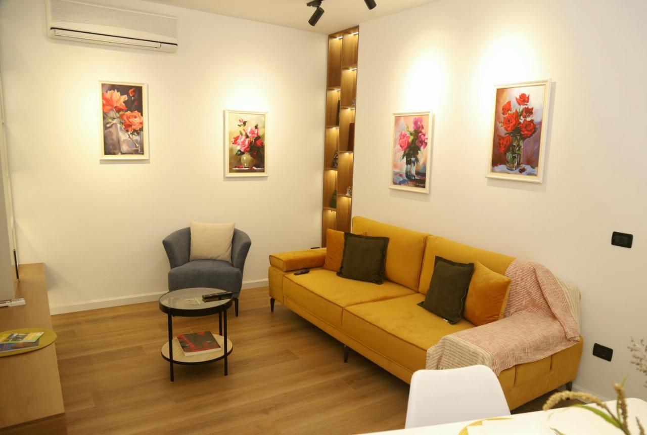 Mjolly Apartment Tirana Buitenkant foto
