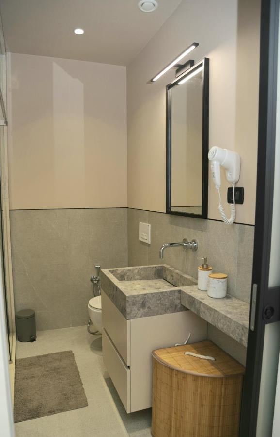 Mjolly Apartment Tirana Buitenkant foto