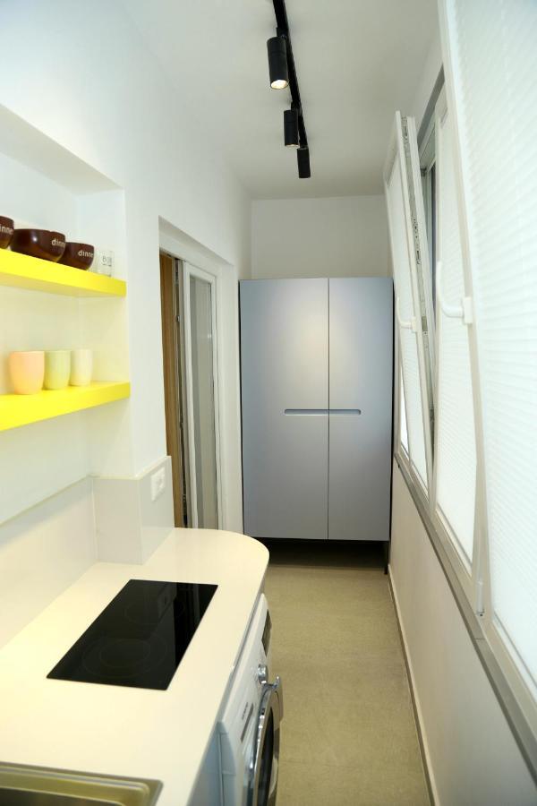 Mjolly Apartment Tirana Buitenkant foto