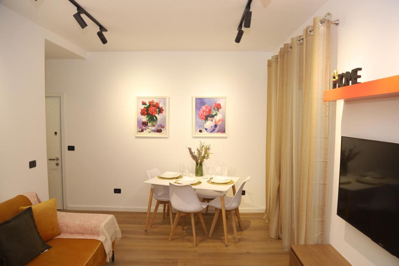 Mjolly Apartment Tirana Buitenkant foto